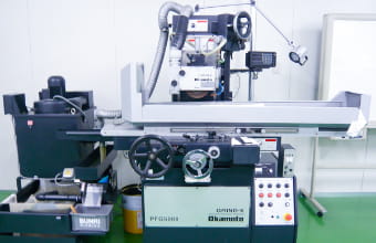 小型平面研削盤